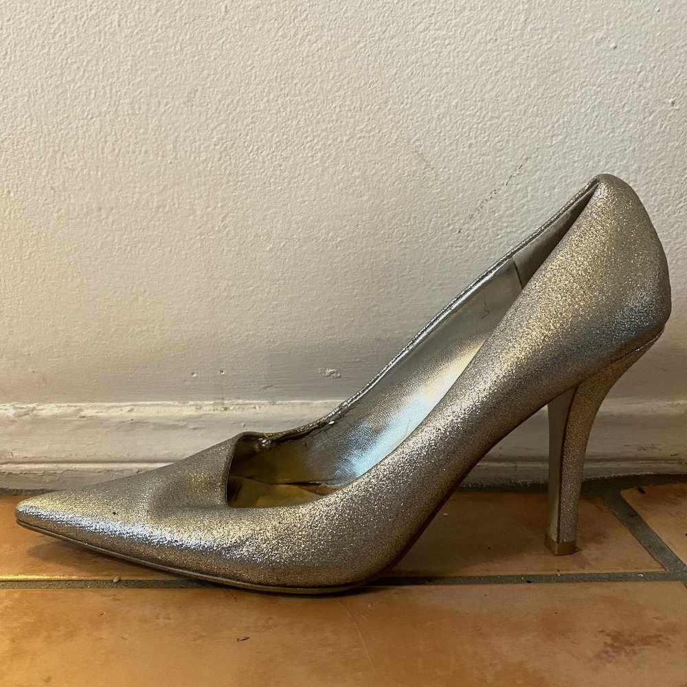 Nine West Silver Glittery Pumps
